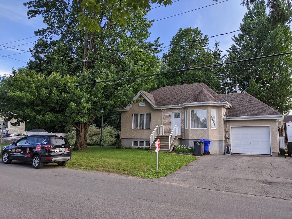 Courtier immobilier Marie Larivée | 9 Chem. du Lac Maillé, Saint-Hippolyte, QC J8A 1J8, Canada | Phone: (450) 675-7528
