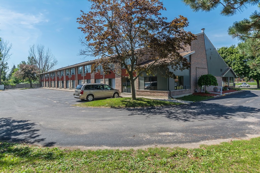 Maple Crest Inn | 1454 Princess St, Kingston, ON K7M 3E5, Canada | Phone: (613) 549-5550