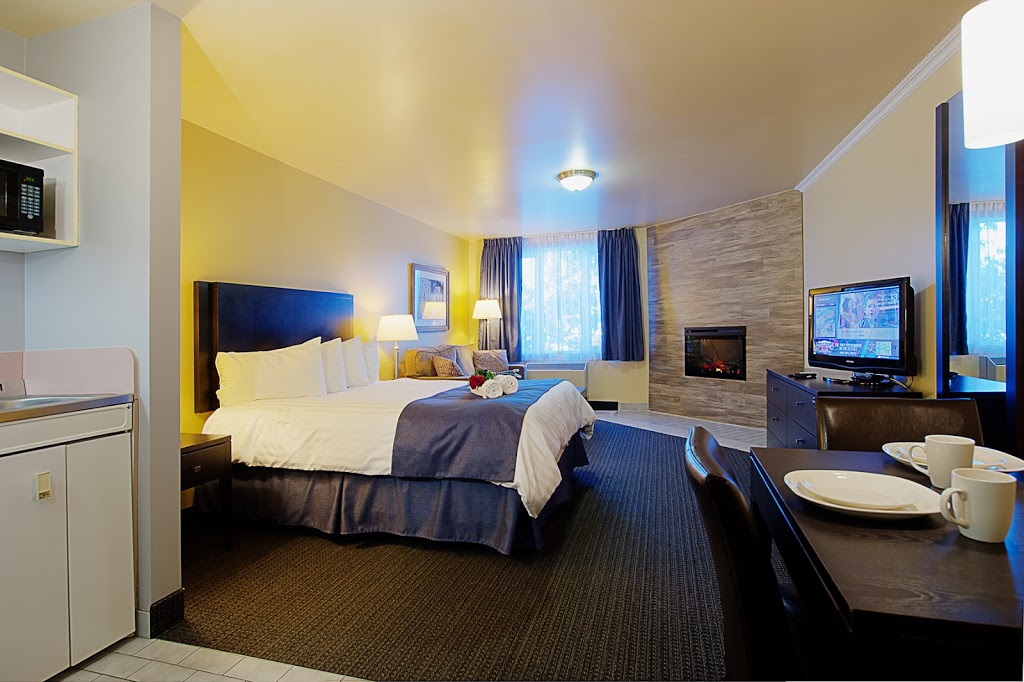 Hôtel Vacances Tremblant | 330 QC-117, Mont-Tremblant, QC J8E 2X3, Canada | Phone: (800) 667-8936