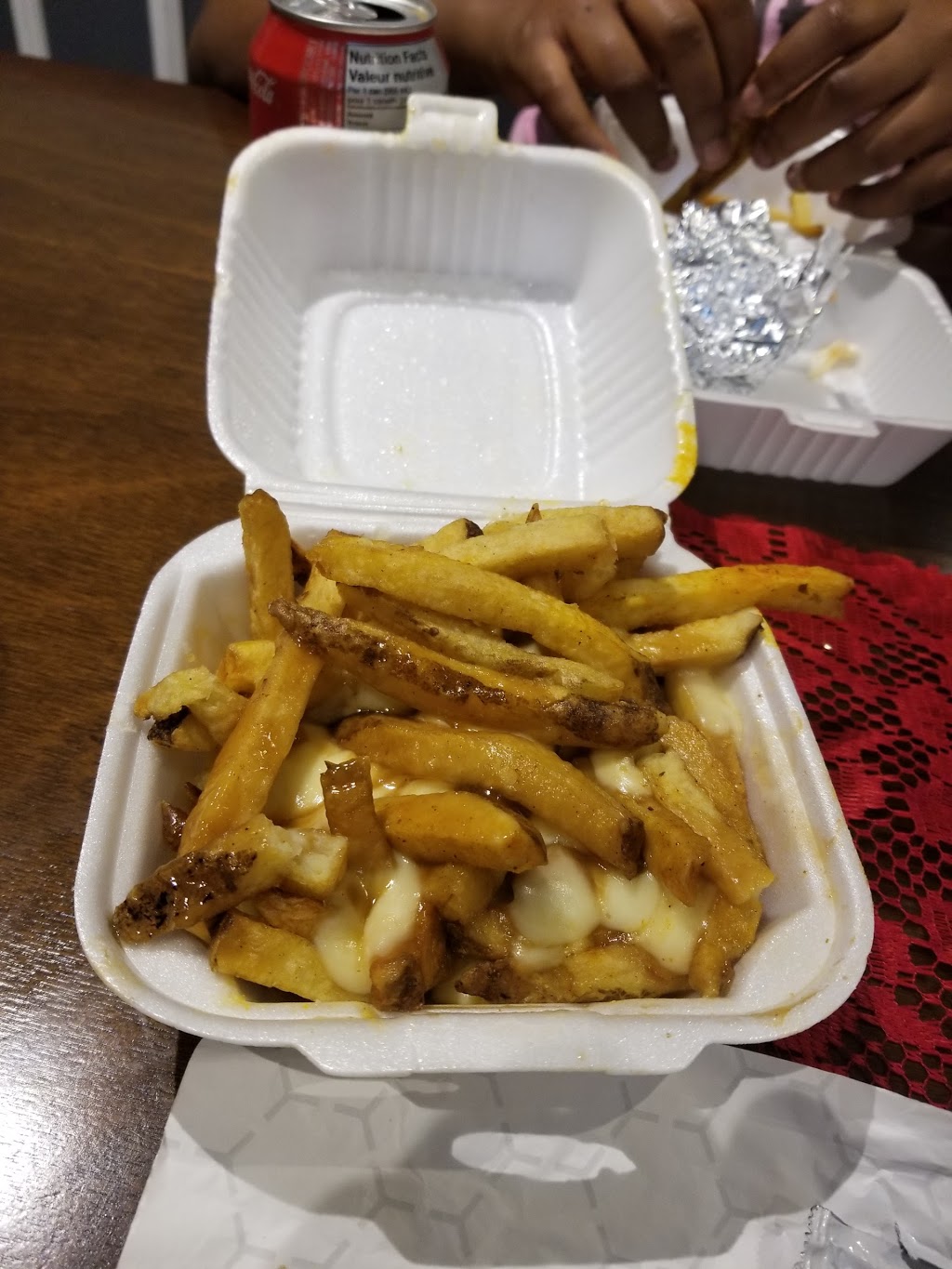 Lakeview Burger & Diner | 1076 Cedar St, Oshawa, ON L1J 3R9, Canada | Phone: (905) 728-1234