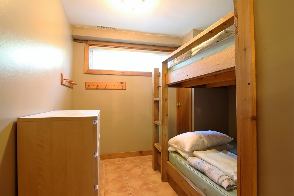 Lopes Chalets - Year Round Chalet Rentals at Blue Mountain | 122 Birch View Trail, The Blue Mountains, ON L9Y 0M2, Canada | Phone: (416) 473-5002