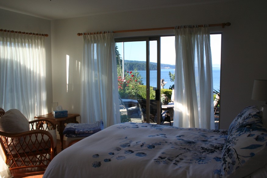 Island Views B & B | 5071 Seaview Dr, Bowser, BC V0R 1G0, Canada | Phone: (250) 757-9995