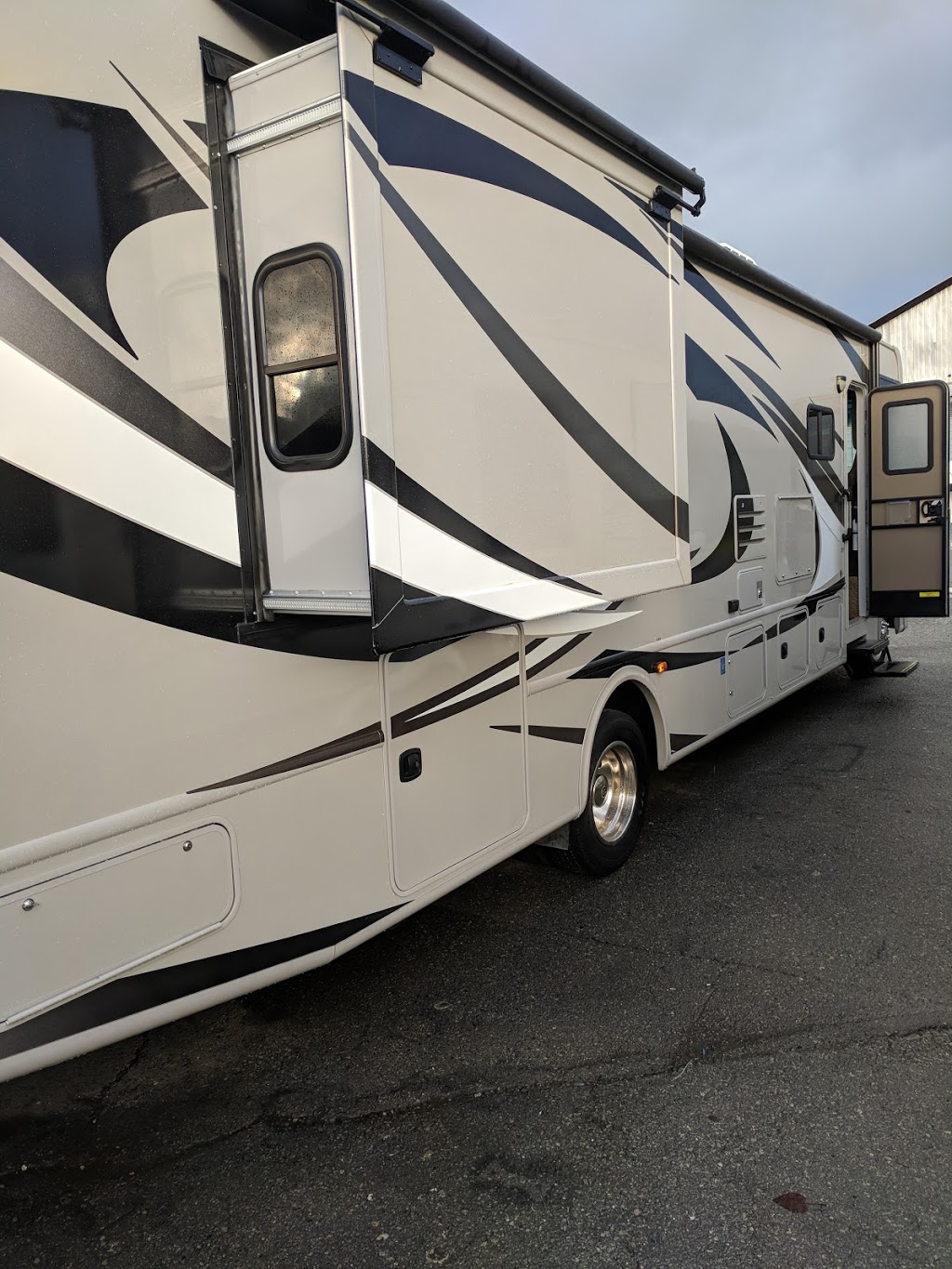 Arbutus RV (Nanaimo SERVICE) | 3520 Spitfire Way, Nanaimo, BC V9X 1T1, Canada | Phone: (250) 245-0282