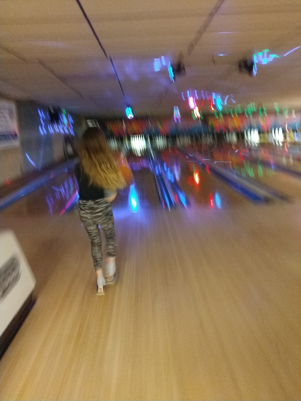 Chicks Bar & Lanes | 8196 Erie Rd, Angola, NY 14006, USA | Phone: (716) 549-4206