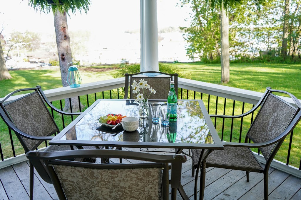 Waterside Inn | 59 Church St, Gananoque, ON K7G 2M9, Canada | Phone: (613) 449-8832