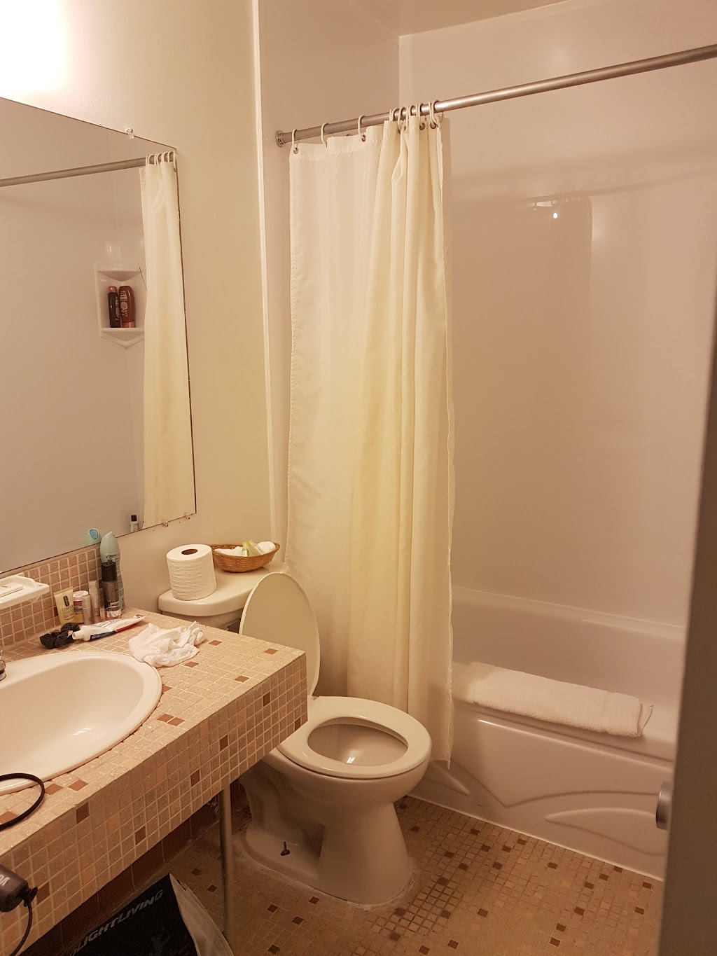 Lake City Motel | 40 Lakecrest Dr, Dartmouth, NS B2X 1V1, Canada | Phone: (902) 435-0060