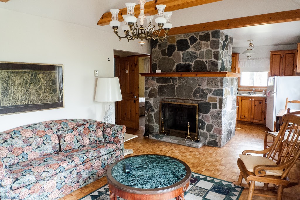Auberge La Coudrière (Cool Hotel) | 2891 Chemin des Coudriers, La Baleine, QC G0A 2A0, Canada | Phone: (418) 438-2838