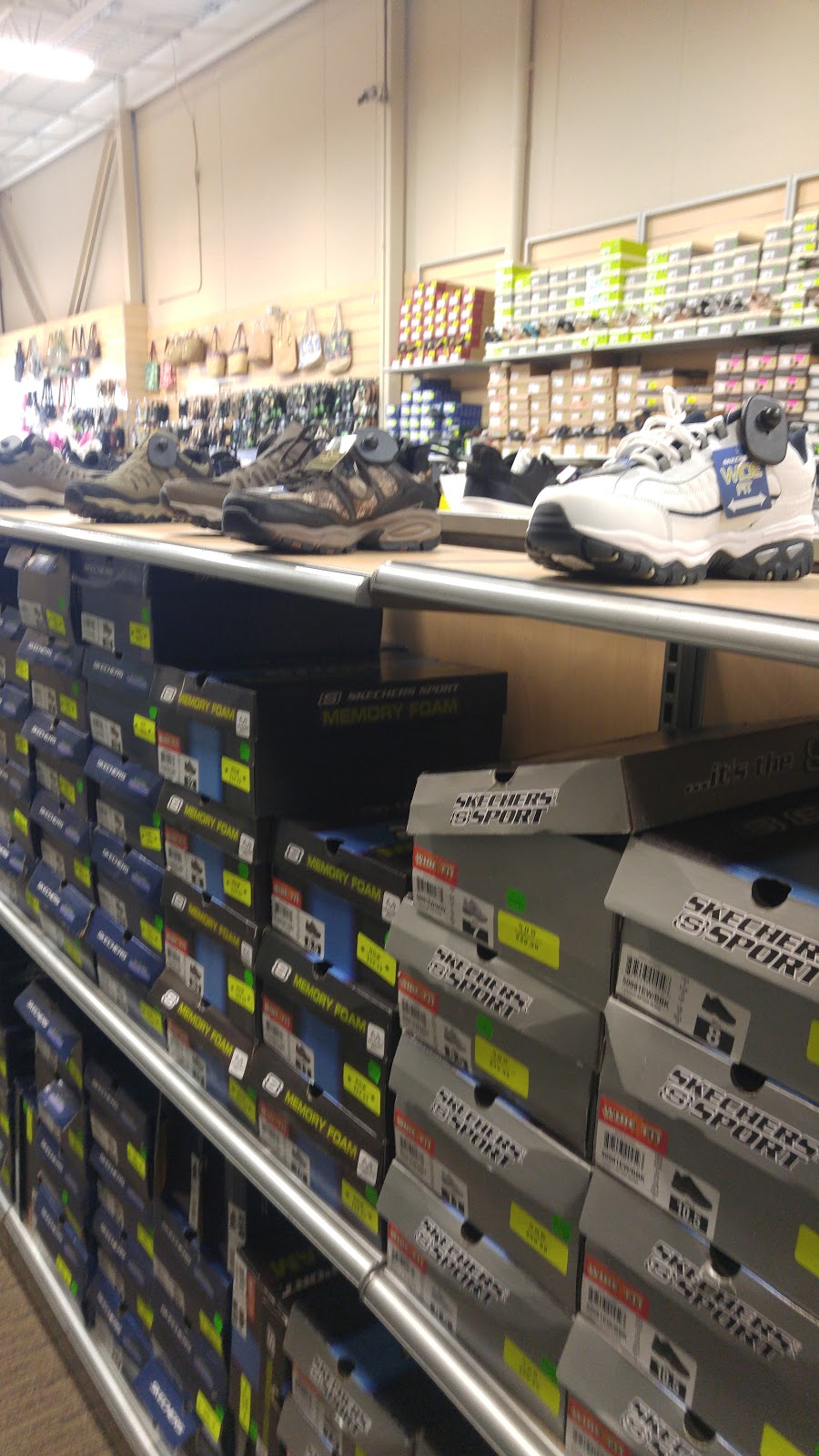 Brand Name Shoe Warehouse | 10 YMCA Dr, St. Catharines, ON L2N 7R6, Canada | Phone: (905) 646-0756