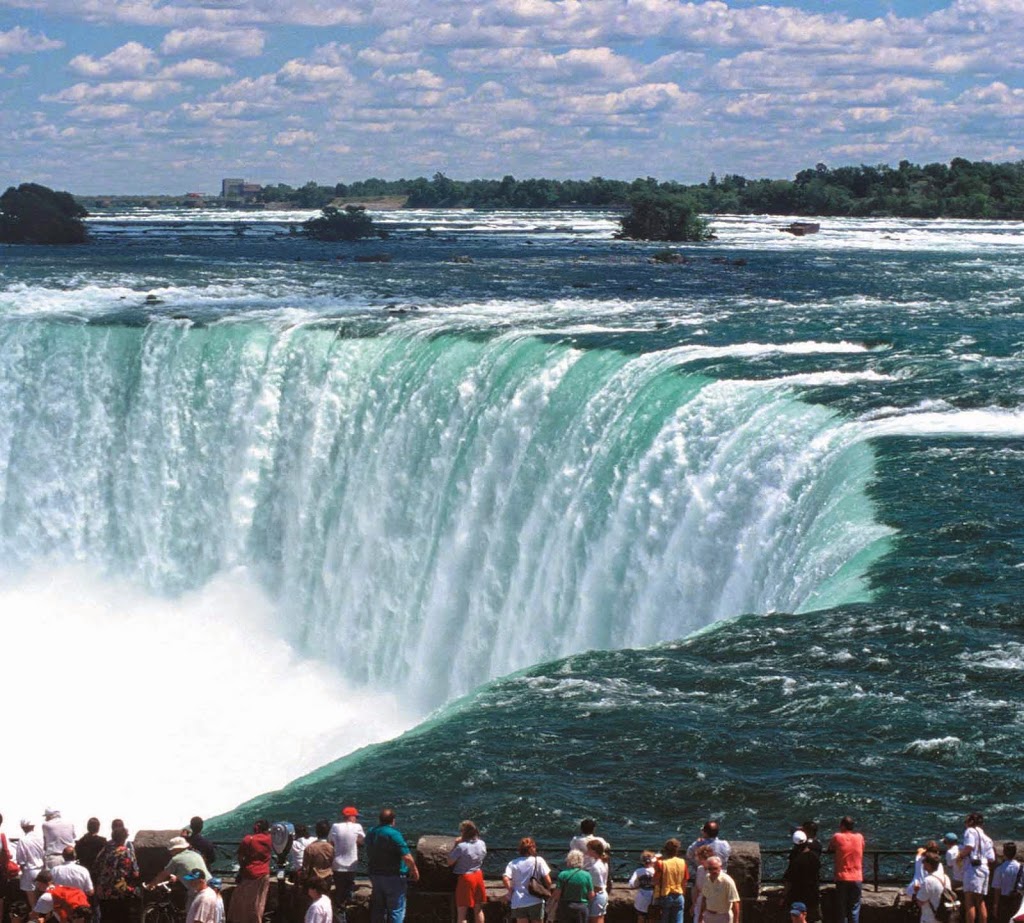 Fall for Niagara Tours | 5200 Robinson St, Niagara Falls, ON L2G 2J3, Canada | Phone: (905) 877-0855