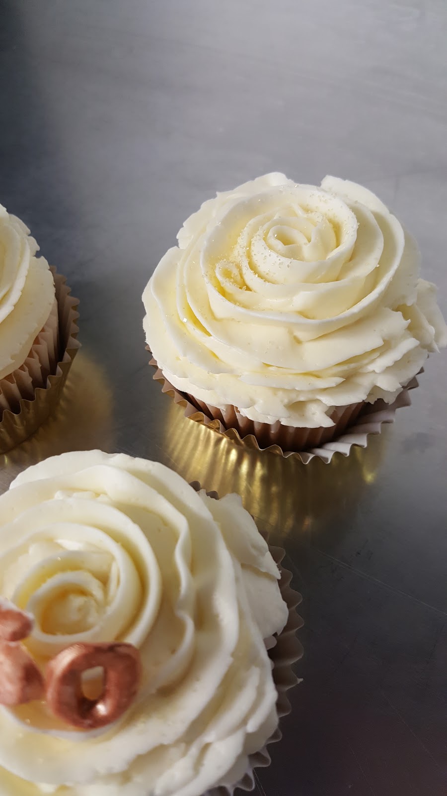 Picadilly Cakery | 965 Dundas St W, Whitby, ON L1P 1G8, Canada | Phone: (905) 430-2777