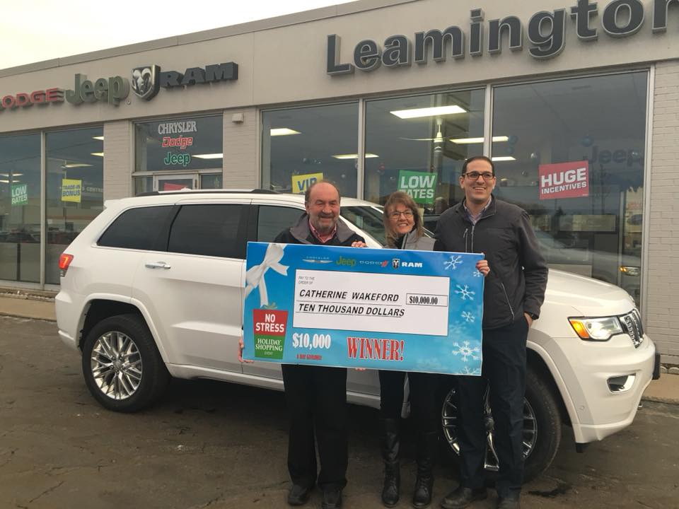 Leamington Chrysler | 170 Oak St W, Leamington, ON N8H 2B6, Canada | Phone: (855) 922-3318