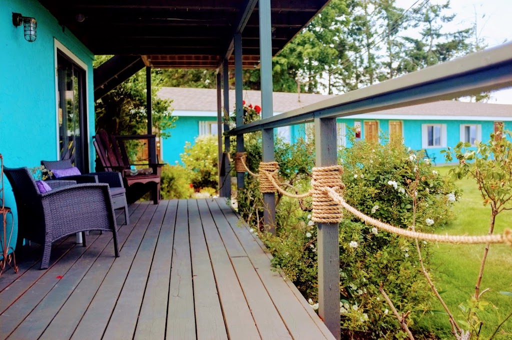 Lighthouse Motel | 6035 Island Hwy W, Qualicum Beach, BC V9K 2E1, Canada | Phone: (250) 757-8765