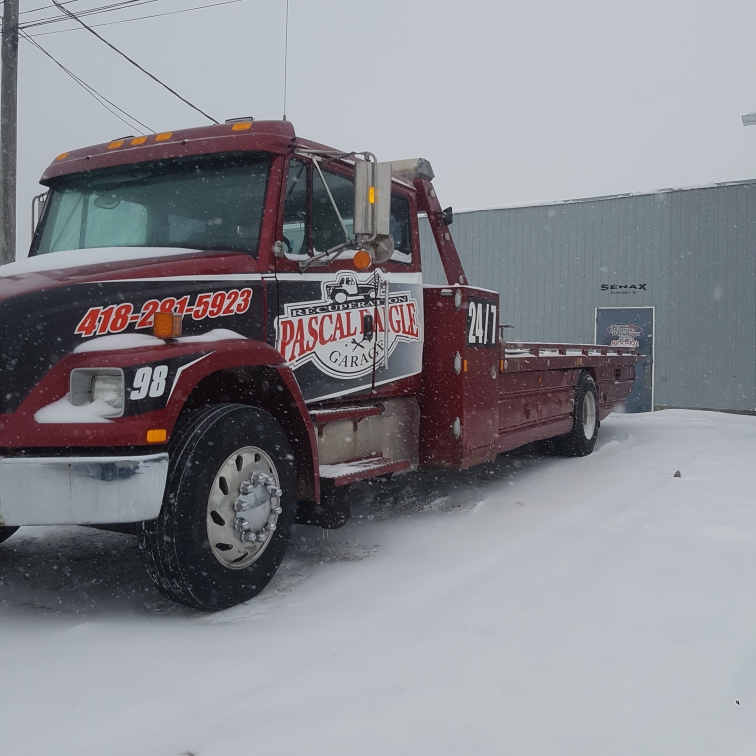 Remorquage Thetford | 30 Rue Jeremie, Thetford Mines, QC G6H 4M3, Canada | Phone: (418) 281-5923