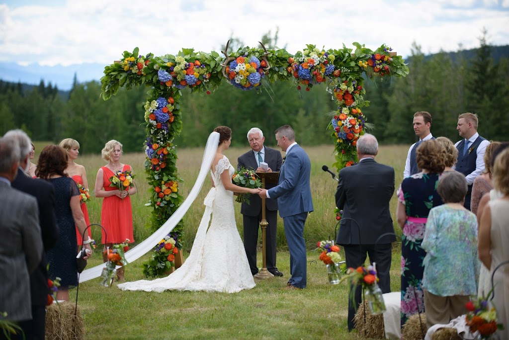 Emerson & Co. Weddings | 5727 Ladbrooke Dr SW, Calgary, AB T3E 5Y2, Canada | Phone: (403) 471-9278
