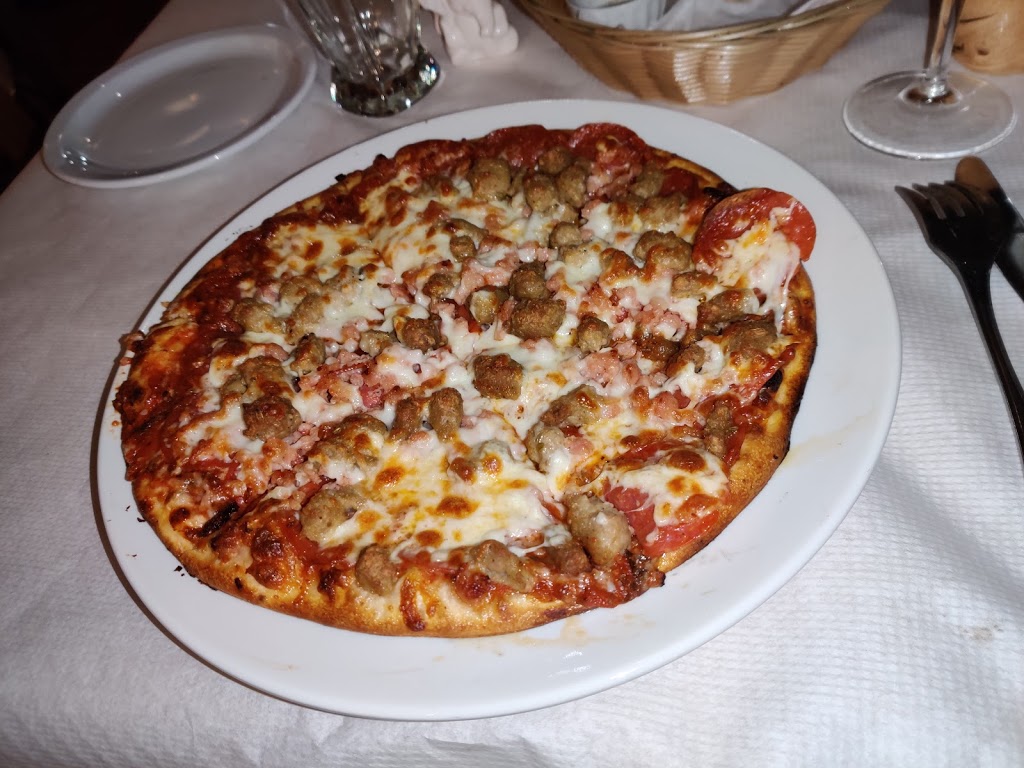 La Grotta Pizzeria | 951 Pape Ave, East York, ON M4K 3V6, Canada | Phone: (416) 423-2244