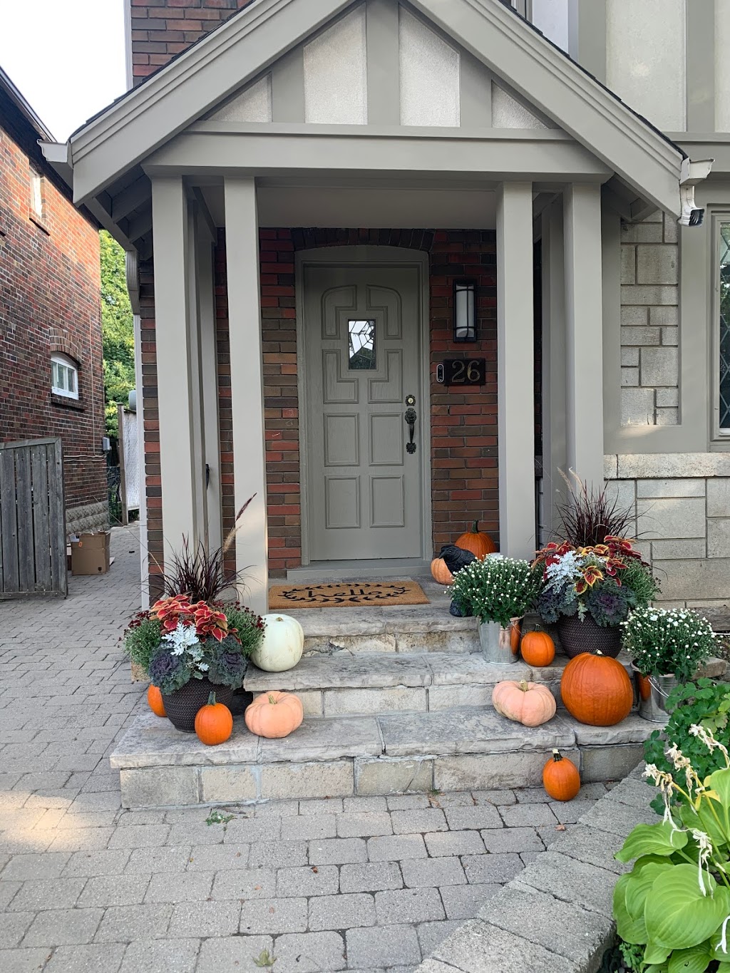 English Painter | 26 Lankin Blvd, East York, ON M4J 4W8, Canada | Phone: (416) 422-3532