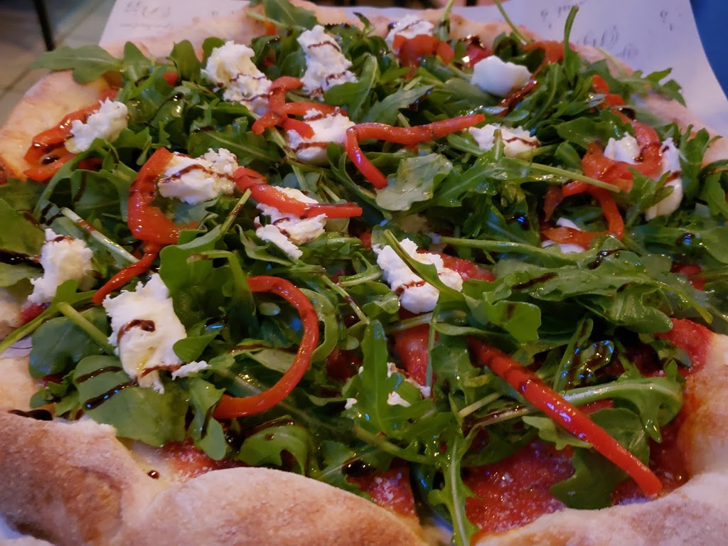 Cuginis Pizza Cafe | 275 Av Elm, Beaconsfield, QC H9W 2C8, Canada | Phone: (514) 693-3662