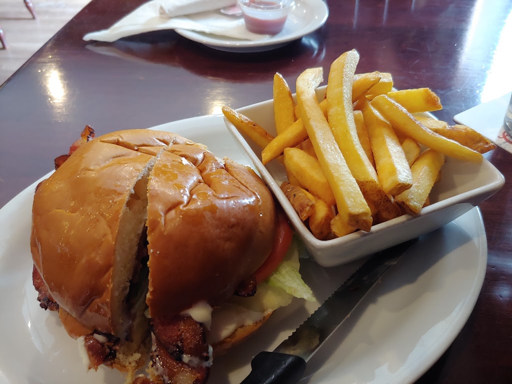Bull and Barrel Pub | 901-75 Cedar Pointe Dr, Barrie, ON L4N 5R7, Canada | Phone: (705) 719-4600
