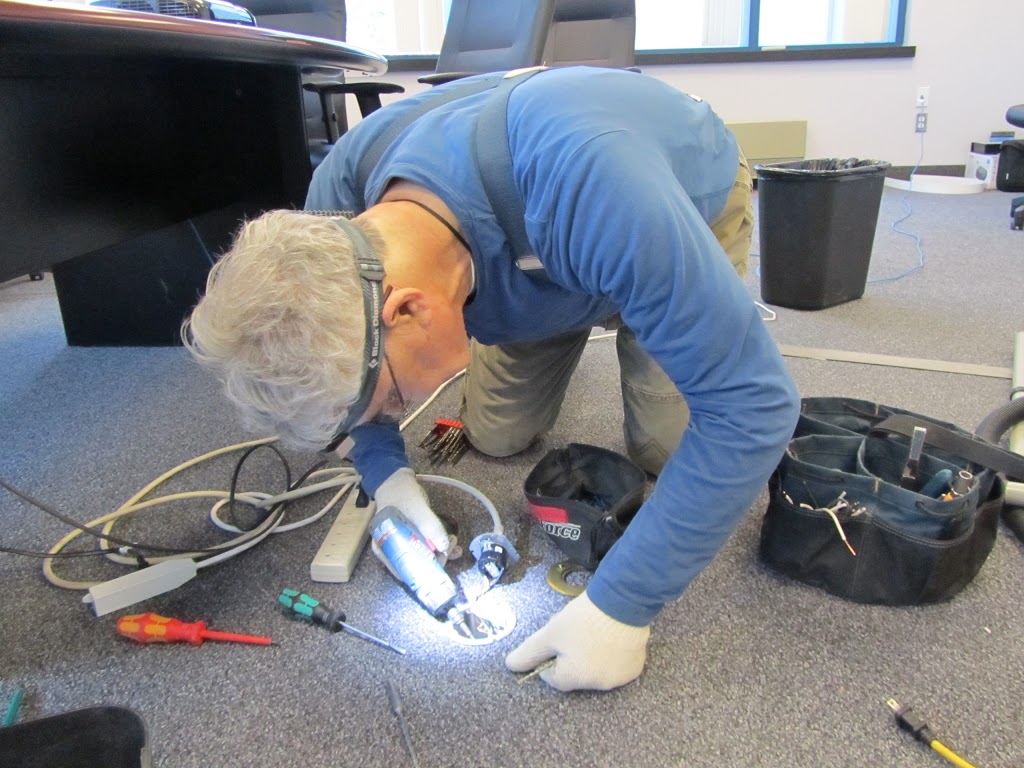 Canadian Electrical Service | 200 North Service Rd W #1, Oakville, ON L6M 2Y1, Canada | Phone: (905) 337-7585