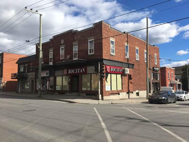 Boustan Lachine | 356 Rue Saint-Jacques, Lachine, QC H8R 1E2, Canada | Phone: (514) 365-0101