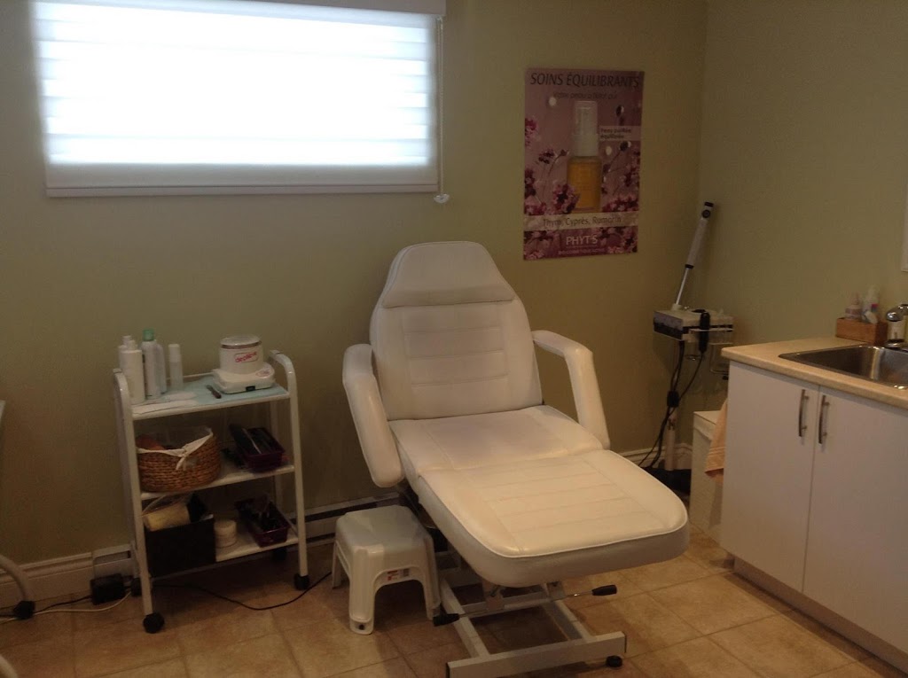 Soins des pieds Annie Beaupré | 374 Rue des Prés, Saint-Paul, QC J0K 3E0, Canada | Phone: (450) 271-4943