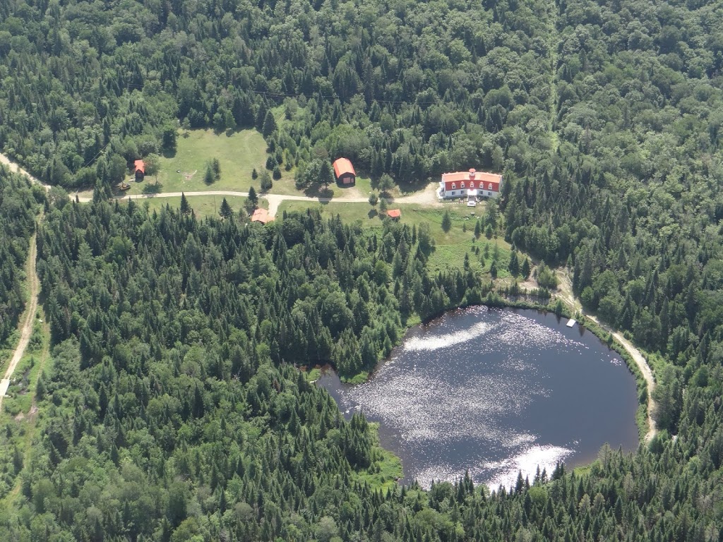 La Maison de Charlèna | 475 Chemin Beaupré, Val-des-Lacs, QC J0T 2P0, Canada | Phone: (819) 321-0688