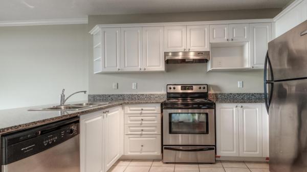Richmond Hill Apartments | 1985 Richmond St, London, ON N5X 0A6, Canada | Phone: (833) 855-0476