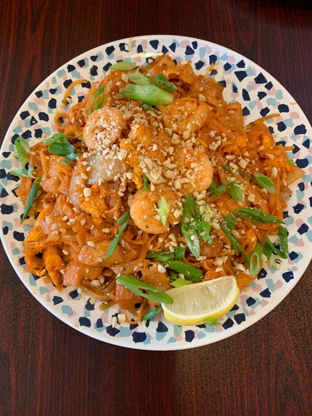 Thai fresh | 3858 Bloor St W, Etobicoke, ON M9B 1L1, Canada | Phone: (416) 901-8871