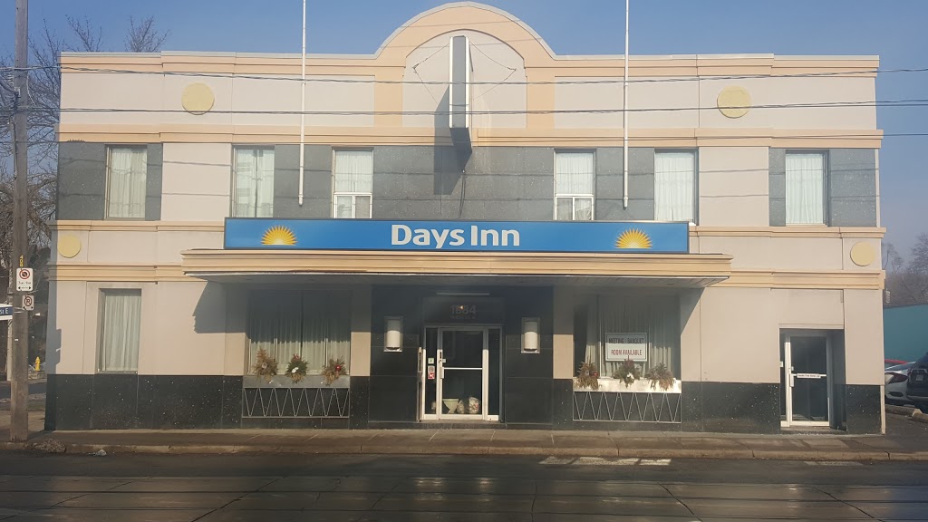 Days Inn by Wyndham Toronto East Beaches | 1684 Queen St E, Toronto, ON M4L 1G6, Canada | Phone: (647) 693-6842