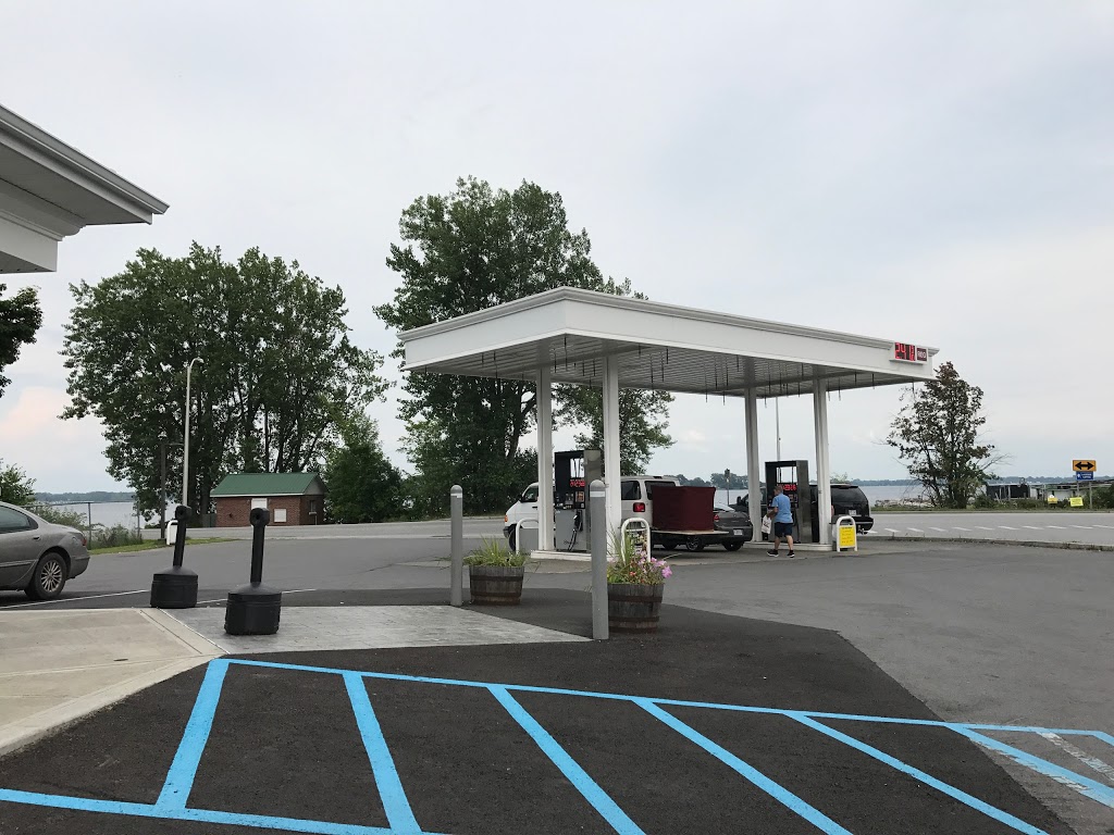 Stewarts Shops | 222 Lake Street, Champlain St, Rouses Point, NY 12979, USA | Phone: (518) 297-6455