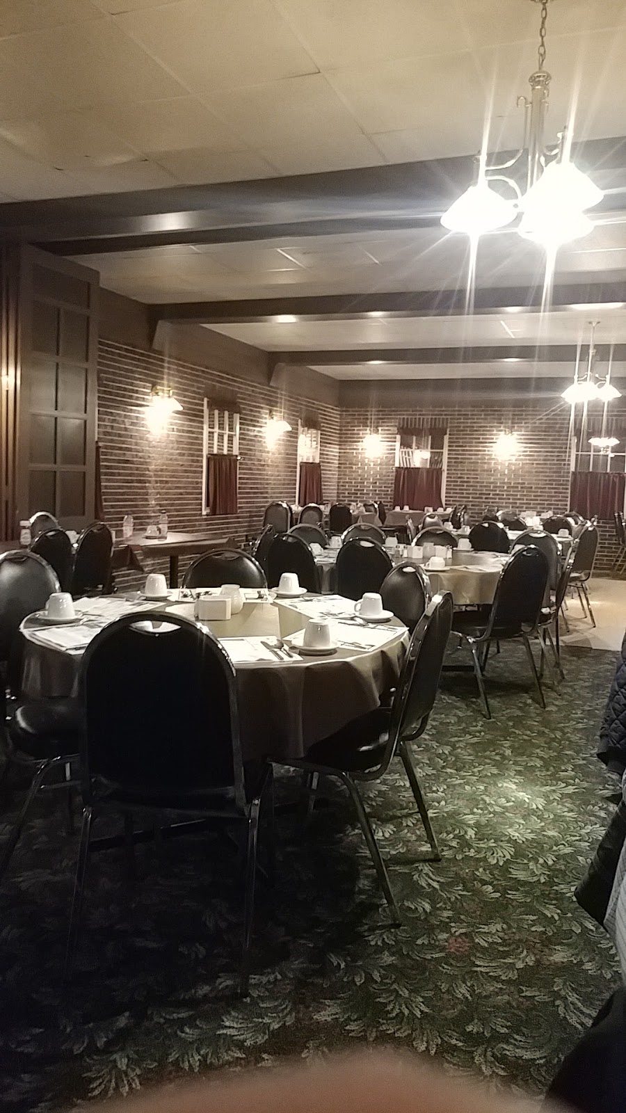 Gervais Restaurant & Tavern | 169 Front St, Sturgeon Falls, ON P2B 2H9, Canada | Phone: (705) 753-1520