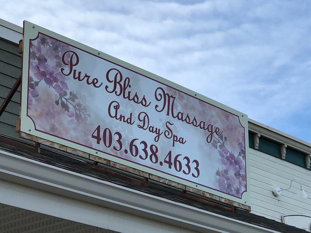 SIDE LINE DESIGN SIGNS AND LOGOS / OBrien Photography | 1114 1 St NE, Sundre, AB T0M 1X0, Canada | Phone: (403) 638-4449