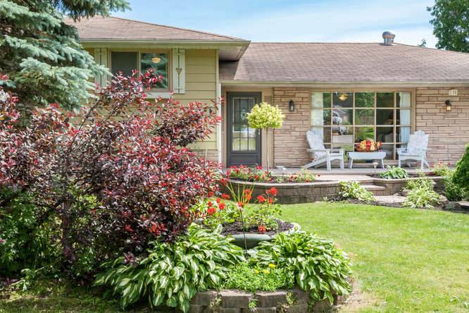 Decks Out Back | 1857 Durham Regional Rd 3, Hampton, ON L0B 1J0, Canada | Phone: (905) 261-4239