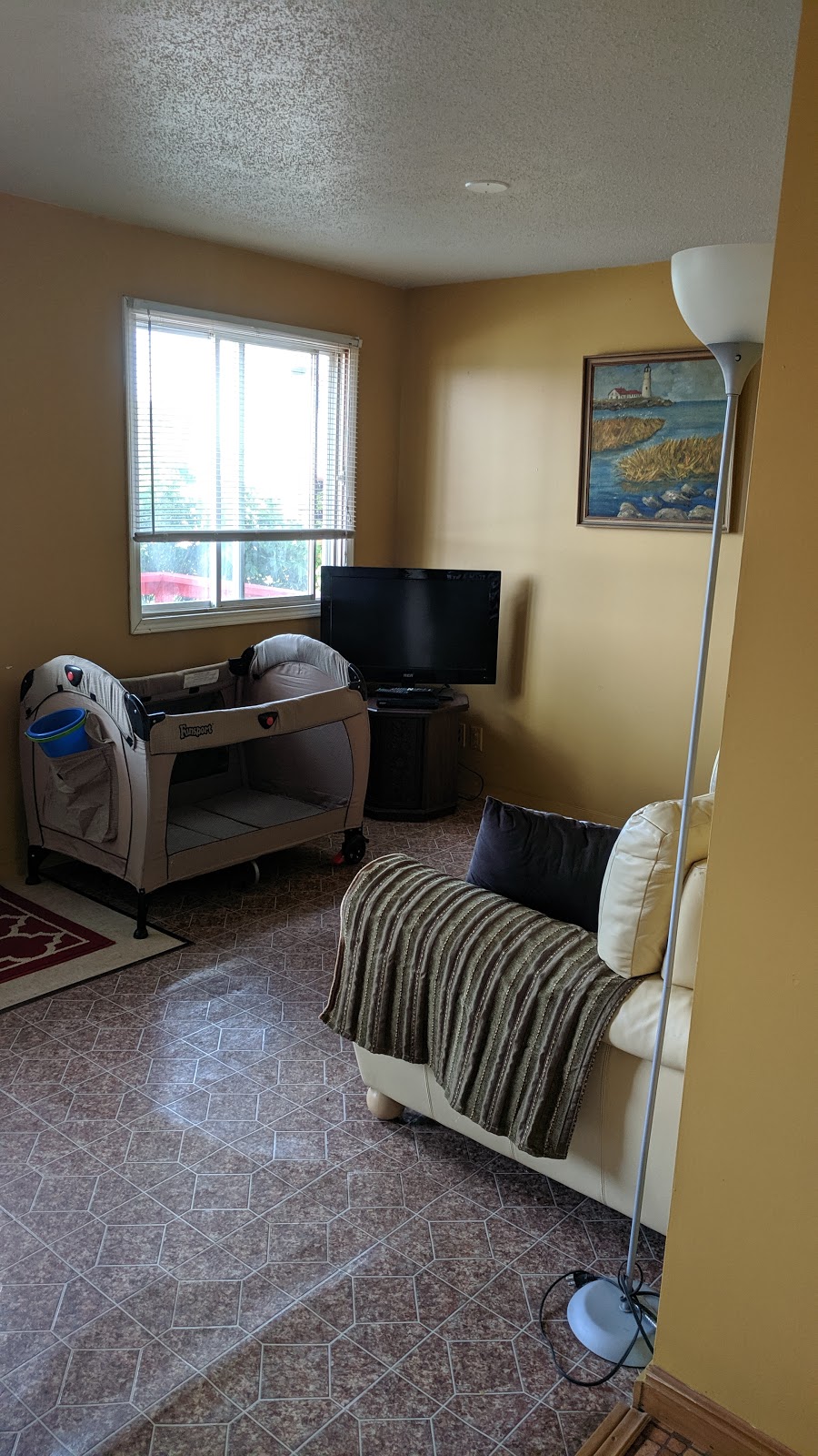 The Robins Nest | 20 Robinson St, Port Burwell, ON N0J 1T0, Canada | Phone: (519) 488-1657