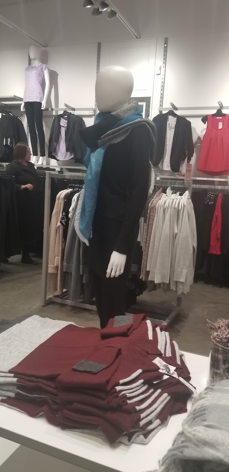 Rickis | Emerald Hills Centre Unit #325 5000, Emerald Hills, Sherwood Park, AB T8H 0P5, Canada | Phone: (780) 417-3854