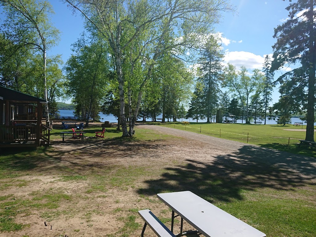 Edgewater Park Lodge Inc | 45 Edgewater Park Rd, Kearney, ON P0A 1M0, Canada | Phone: (800) 667-8076