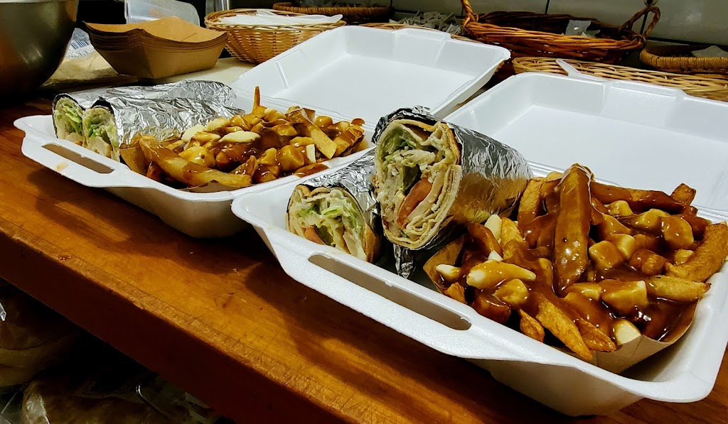 Café Resto Karim | 3328 QC-148, Luskville, QC J0X 2G0, Canada | Phone: (873) 455-1323