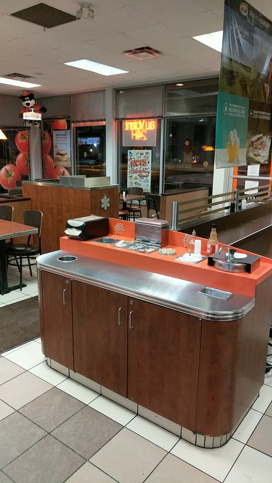 A&W Canada | 78 Boulevard Curé-Labelle, Sainte-Thérèse, QC J7E 2X4, Canada | Phone: (450) 433-4214