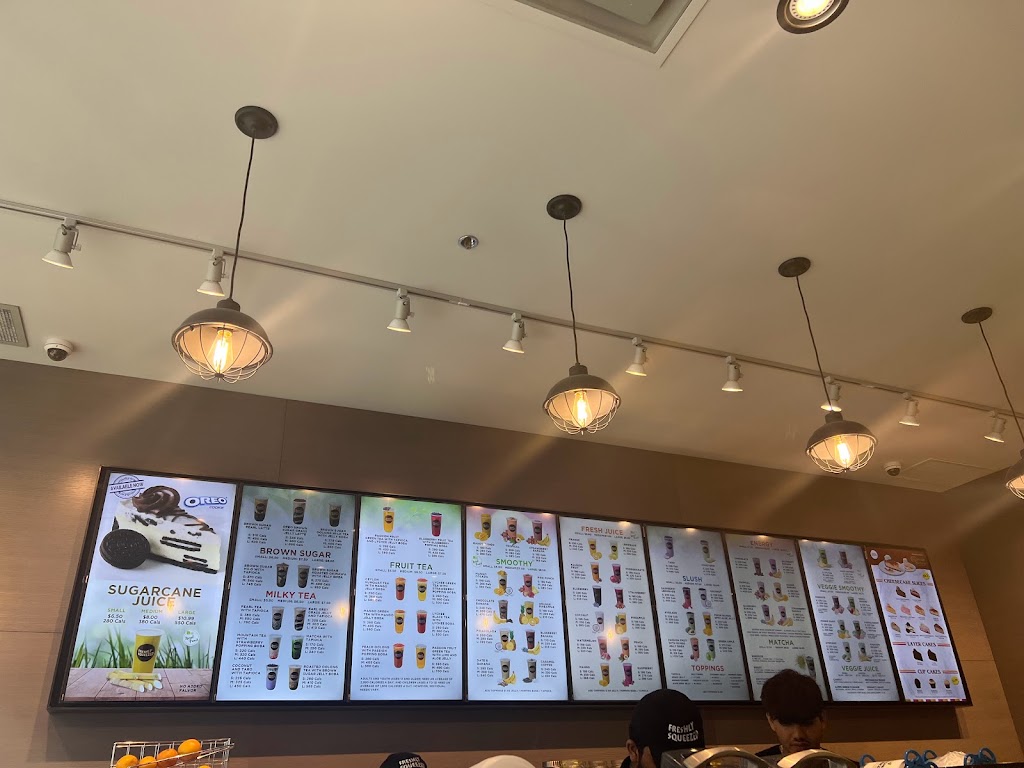 Freshly Squeezed | 240 Leighland Ave Unit 107, Oakville, ON L6H 3H6, Canada | Phone: (905) 695-2614