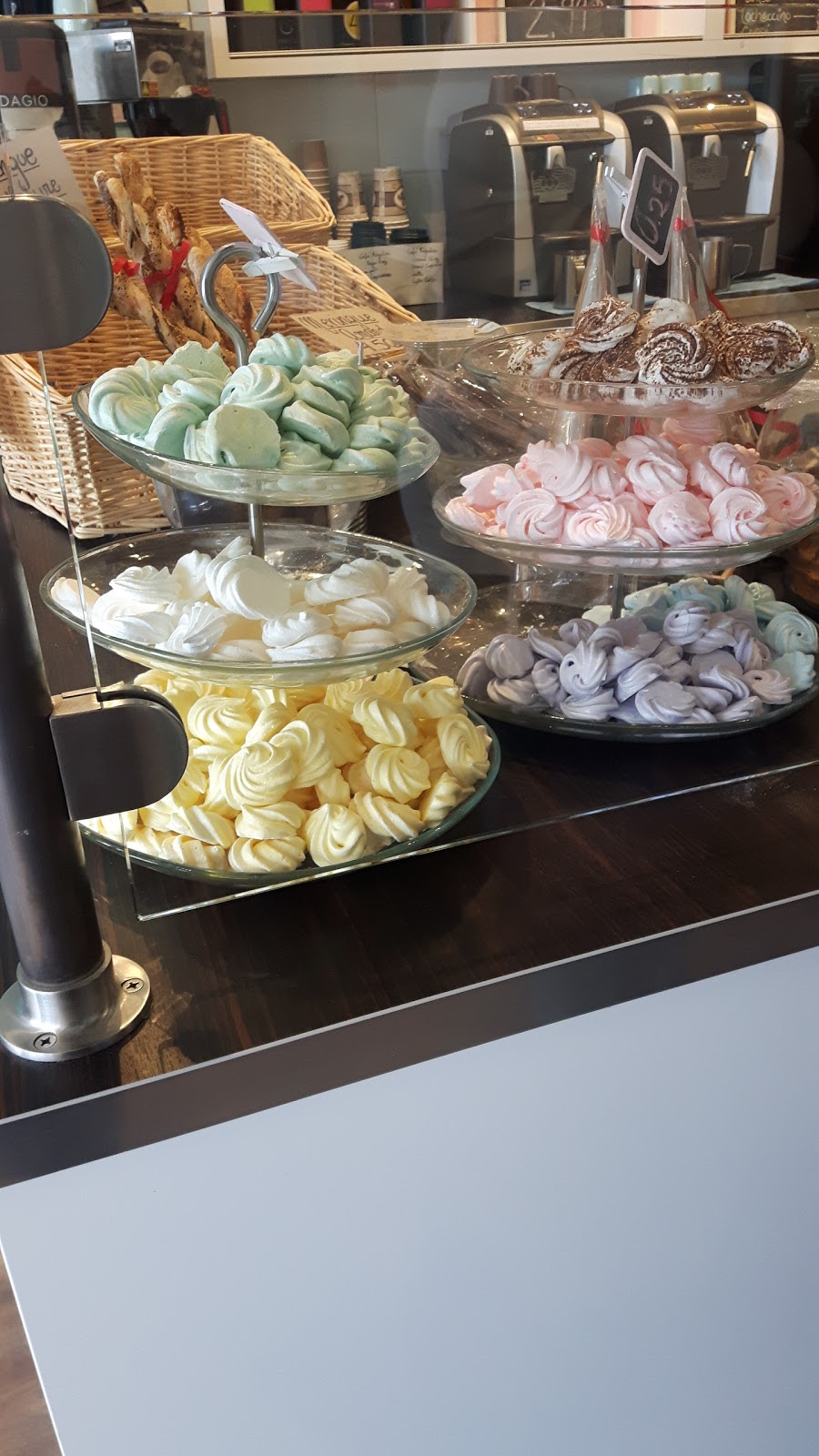 Patisserie Maison Mallet Île Bizard | 387 Rue Cherrier, LÎle-Bizard—Sainte-Geneviève, QC H9C 1E8, Canada | Phone: (514) 626-0002