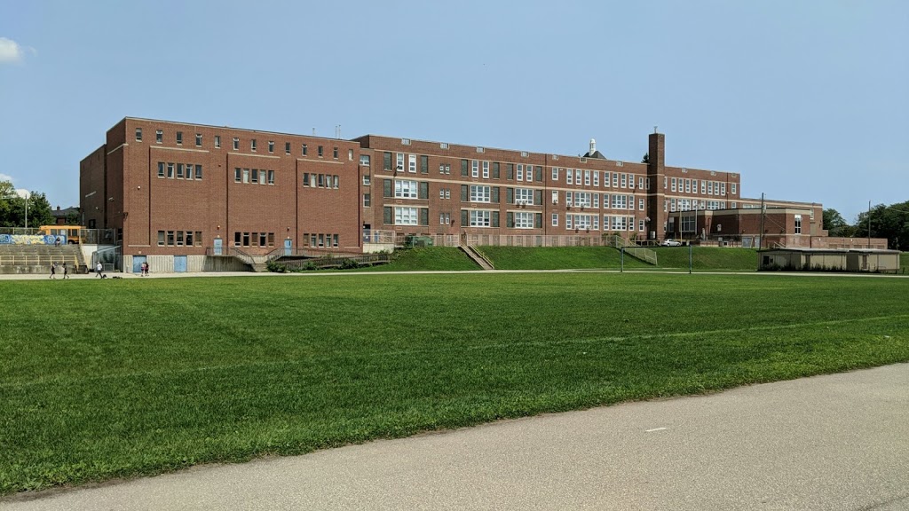 Lawrence Park Collegiate Institute | 125 Chatsworth Dr, Toronto, ON M4R 1S1, Canada | Phone: (416) 393-9500