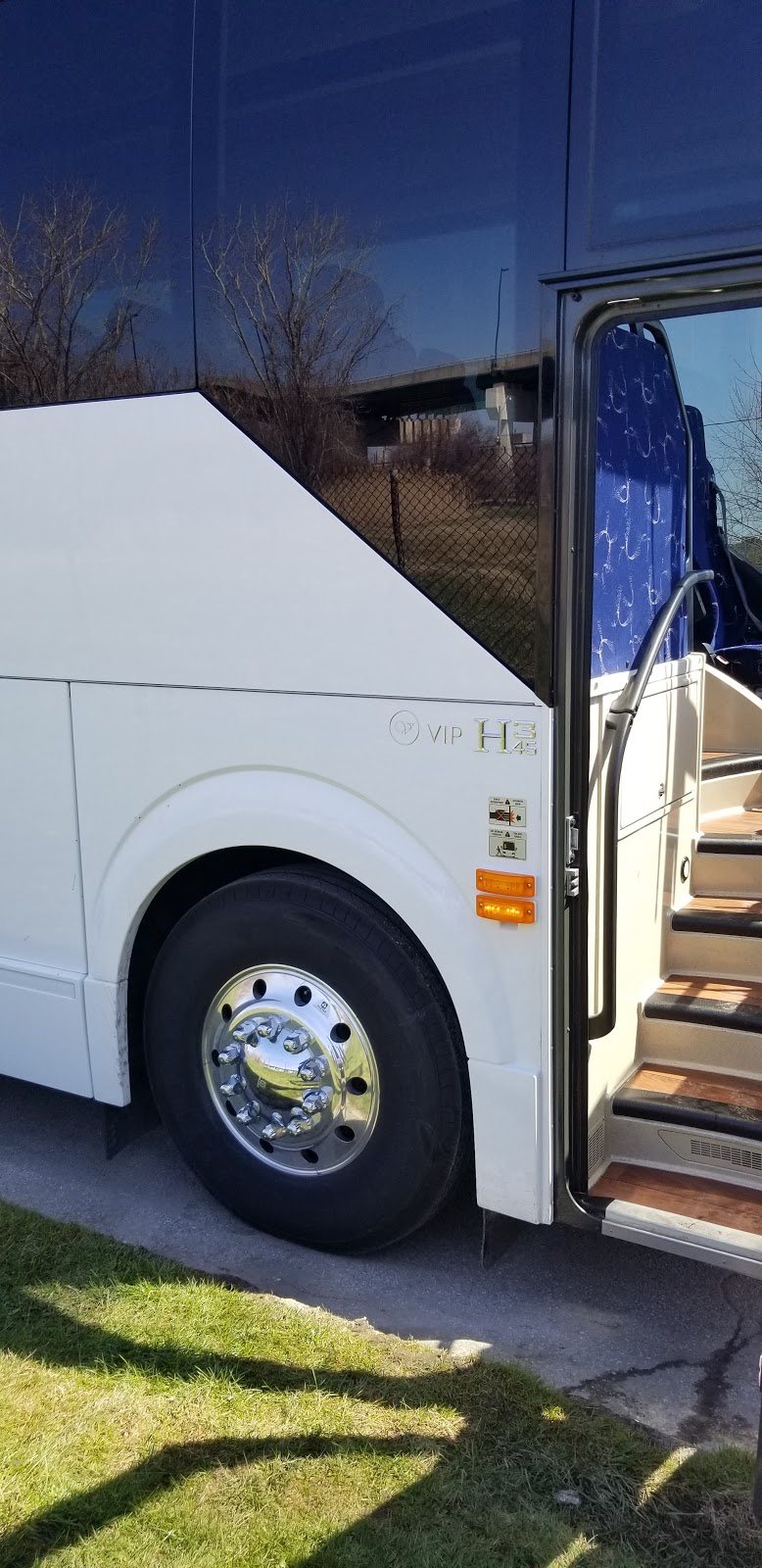 VIP ONTARIO TOURS | 2501 Hampshire Gate, Oakville, ON L6H 6C8, Canada