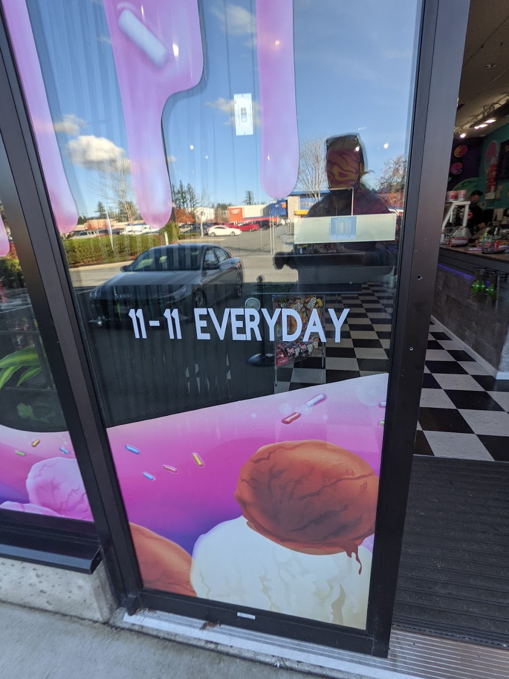 Munchie Planet | 2951 Green Rd #112, Duncan, BC V9L 0B8, Canada | Phone: (250) 597-3009
