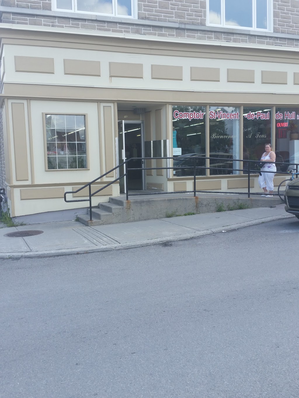 Saint Vincent De Paul Counter | 102 Rue Eddy, Gatineau, QC J8X 2W4, Canada | Phone: (819) 776-1068