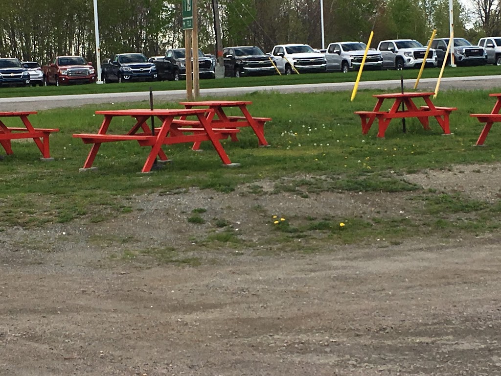 Hwy Chipstand | 18 Front St, Sturgeon Falls, ON P2B 3L3, Canada | Phone: (705) 491-0823