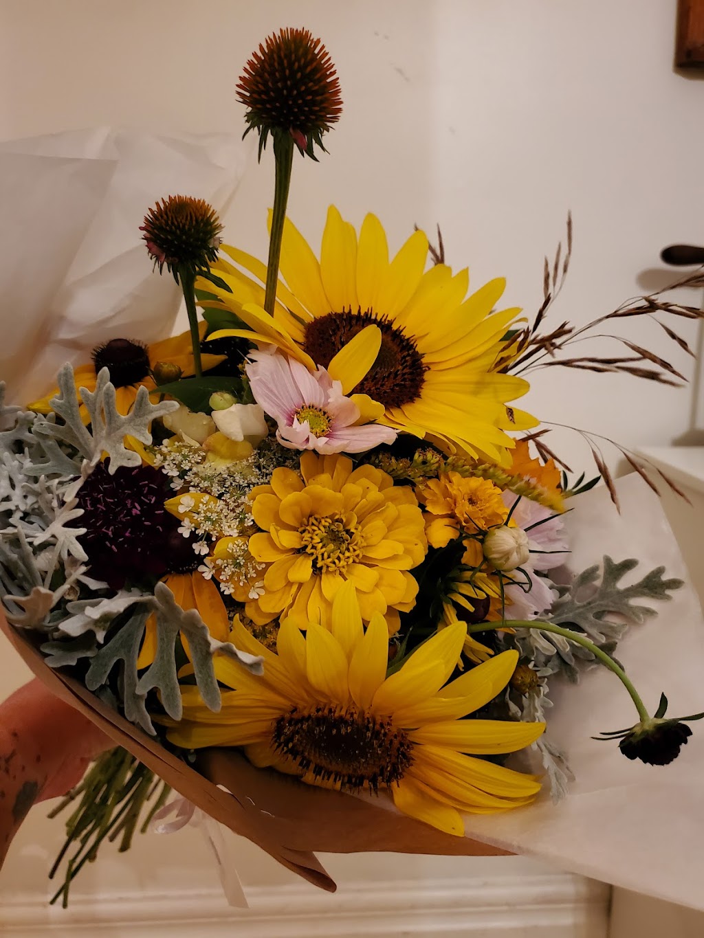 Flowers on King | 102 King St, Woodville, ON K0M 2T0, Canada | Phone: (905) 626-7928