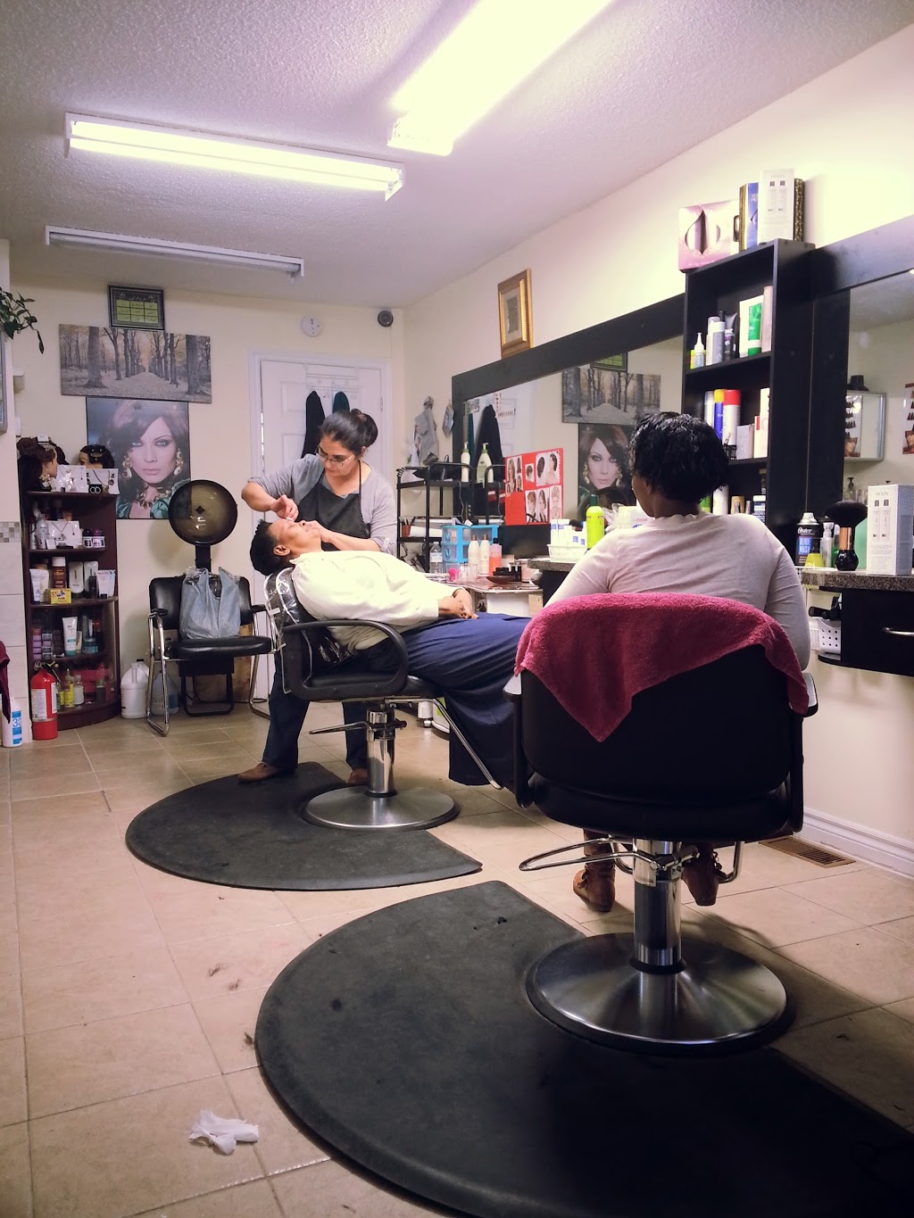 Trendz Hair & Beauty Salon | 715 Jane St, York, ON M6N 4B1, Canada | Phone: (416) 763-4247
