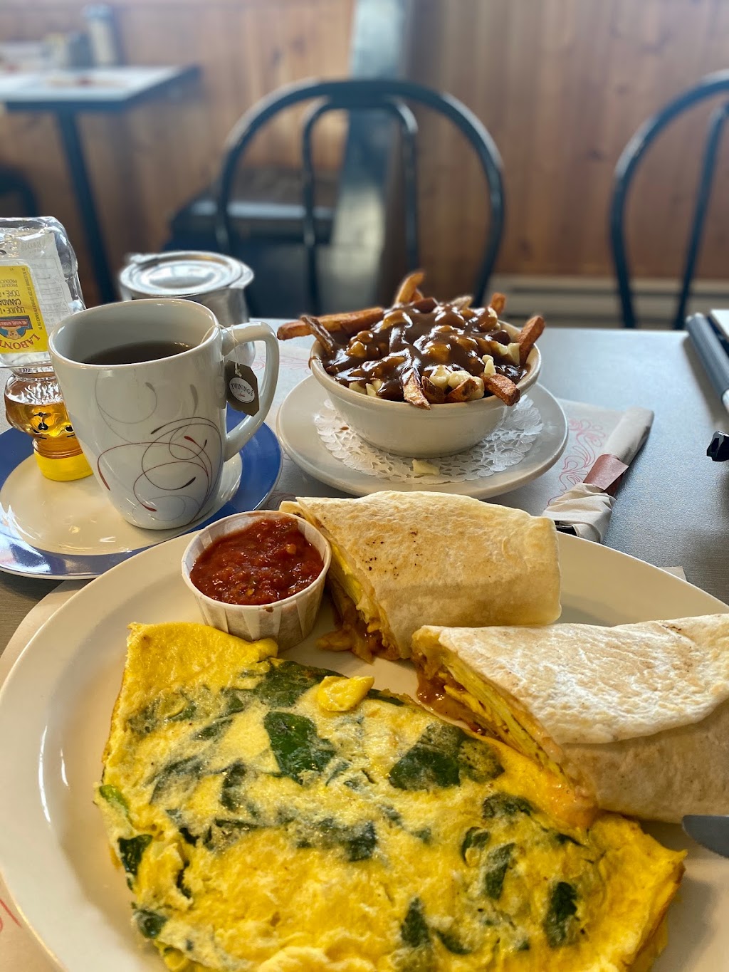 SunnySide Diner | QC-132, Kahnawake, QC J0L 1B0, Canada | Phone: (450) 635-7983