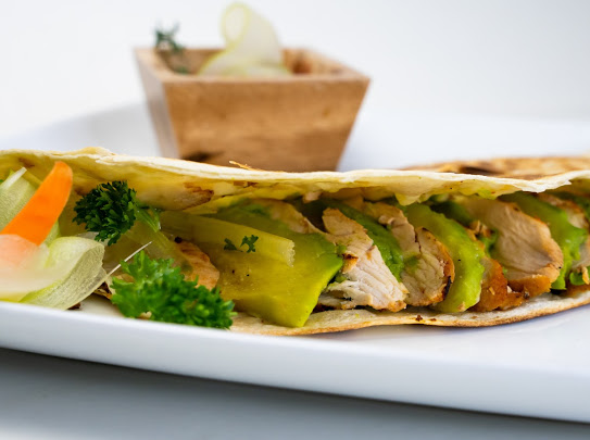 BISTRO CHEZ JANO | 8305 Chem. de la Côte-de-Liesse, Saint-Laurent, QC H4T 1G5, Canada | Phone: (514) 824-3322