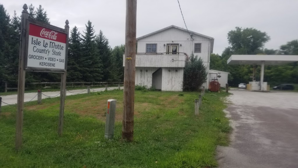 Isle La Motte Country Store | 68 School St, Isle La Motte, VT 05463, USA | Phone: (802) 928-3033